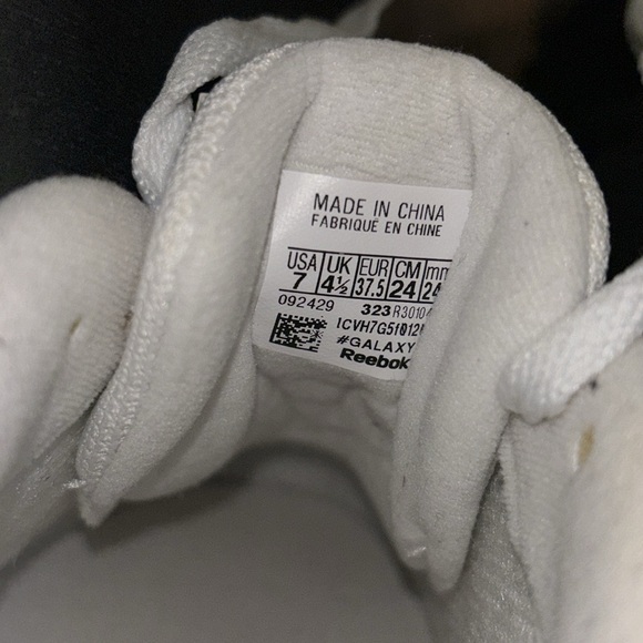 NWOT Reebok - Picture 3 of 3